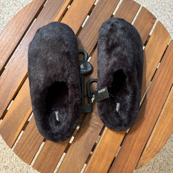 Ardene Women’s Faux Fur Slide Slippers /NWT - Picture 4 of 5